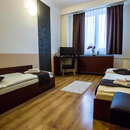 Penzion Fit - Contactless Check In Zvolen Bagian luar foto