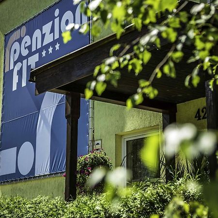 Penzion Fit - Contactless Check In Zvolen Bagian luar foto