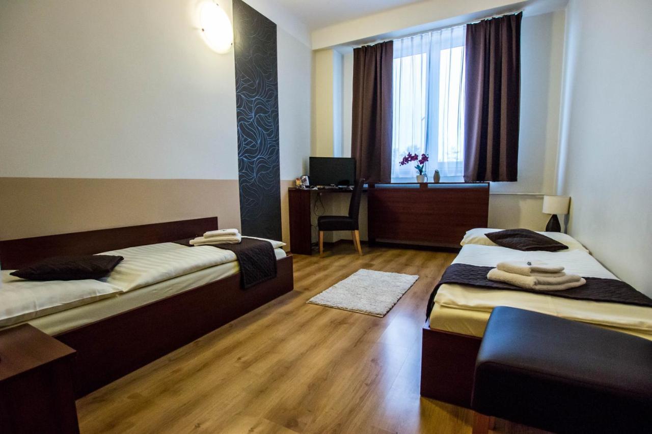 Penzion Fit - Contactless Check In Zvolen Bagian luar foto