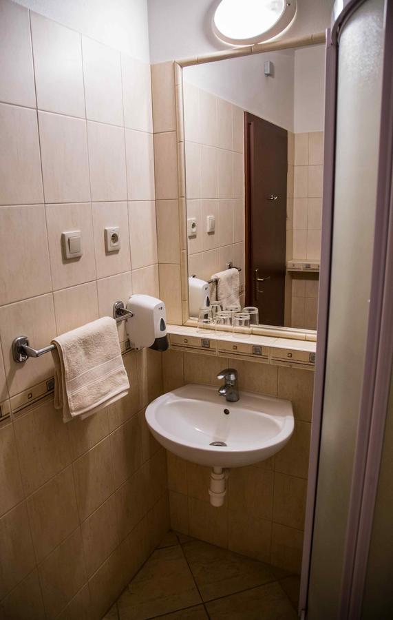 Penzion Fit - Contactless Check In Zvolen Bagian luar foto
