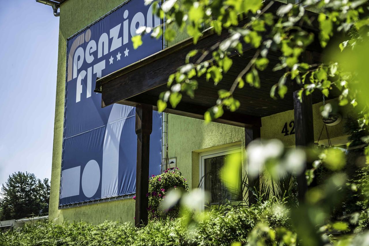 Penzion Fit - Contactless Check In Zvolen Bagian luar foto