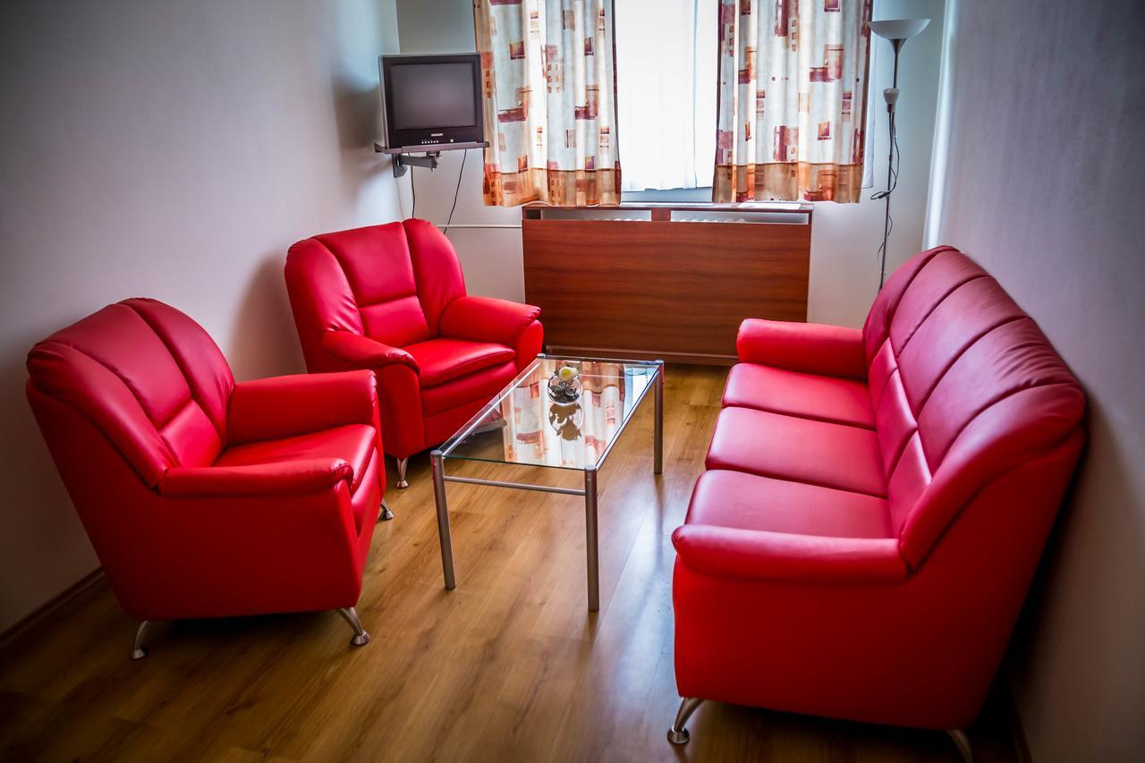 Penzion Fit - Contactless Check In Zvolen Bagian luar foto