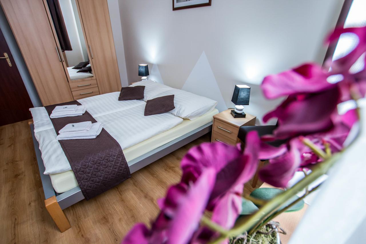Penzion Fit - Contactless Check In Zvolen Bagian luar foto