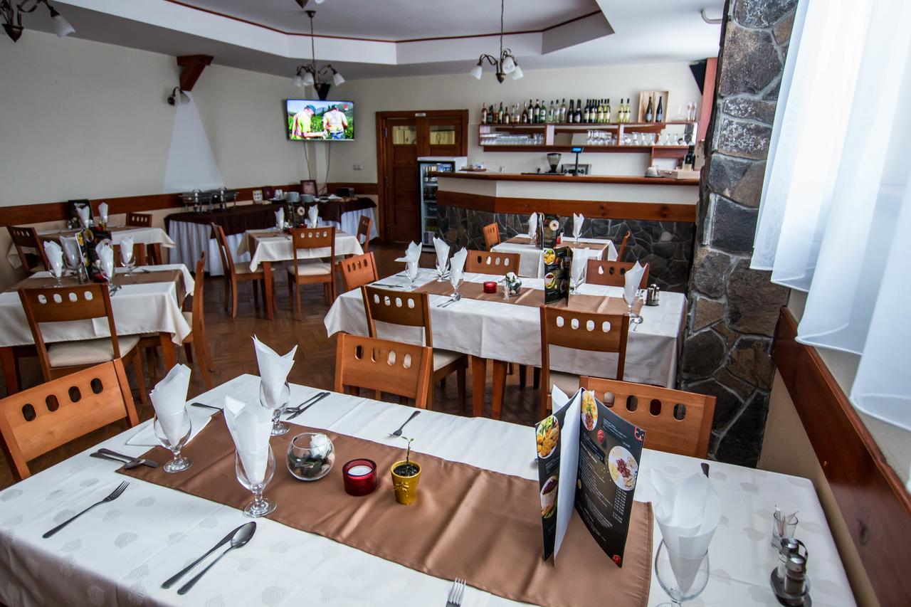 Penzion Fit - Contactless Check In Zvolen Bagian luar foto