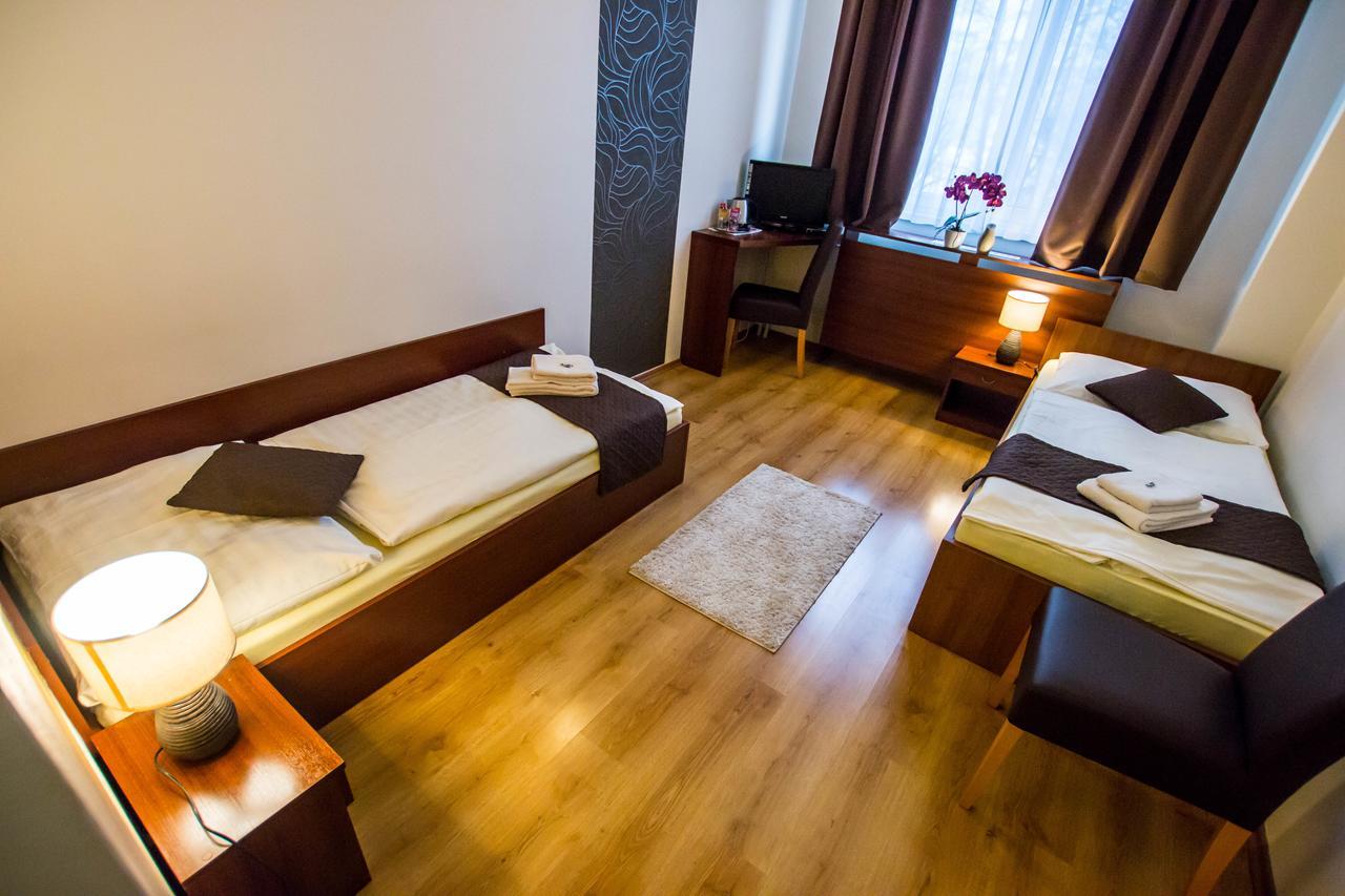 Penzion Fit - Contactless Check In Zvolen Bagian luar foto