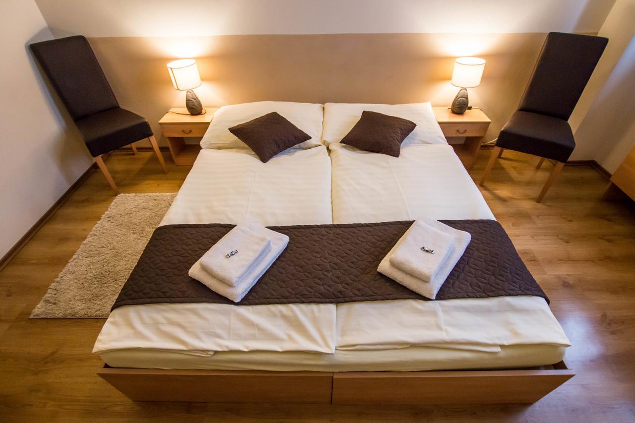 Penzion Fit - Contactless Check In Zvolen Bagian luar foto